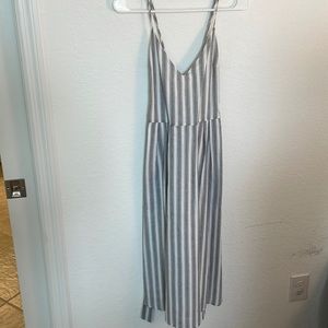 BNWOT Lulu's medium midi cross back dress
